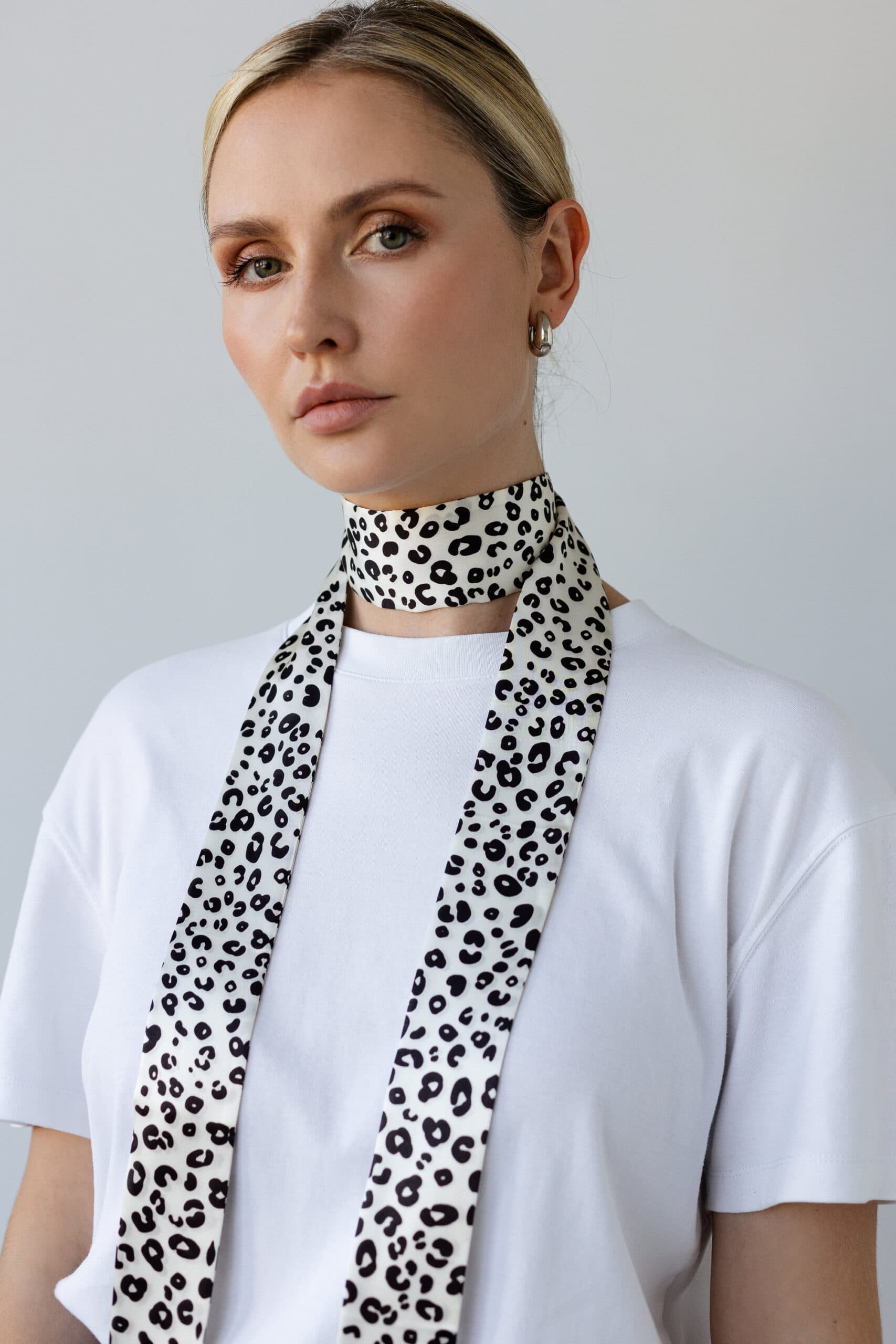 Jedwabny szaliczek ANIMAL PATTERN 180 cm