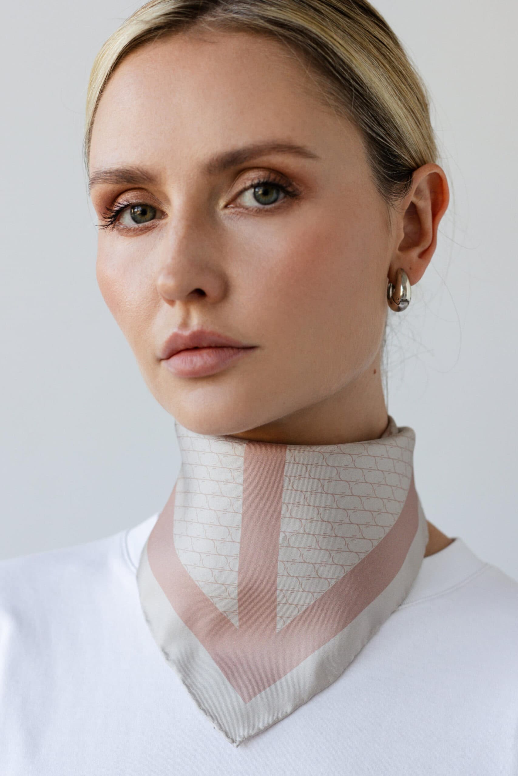 Jedwabna apaszka 53 cm | Sine Silk BEIGE - sample sale