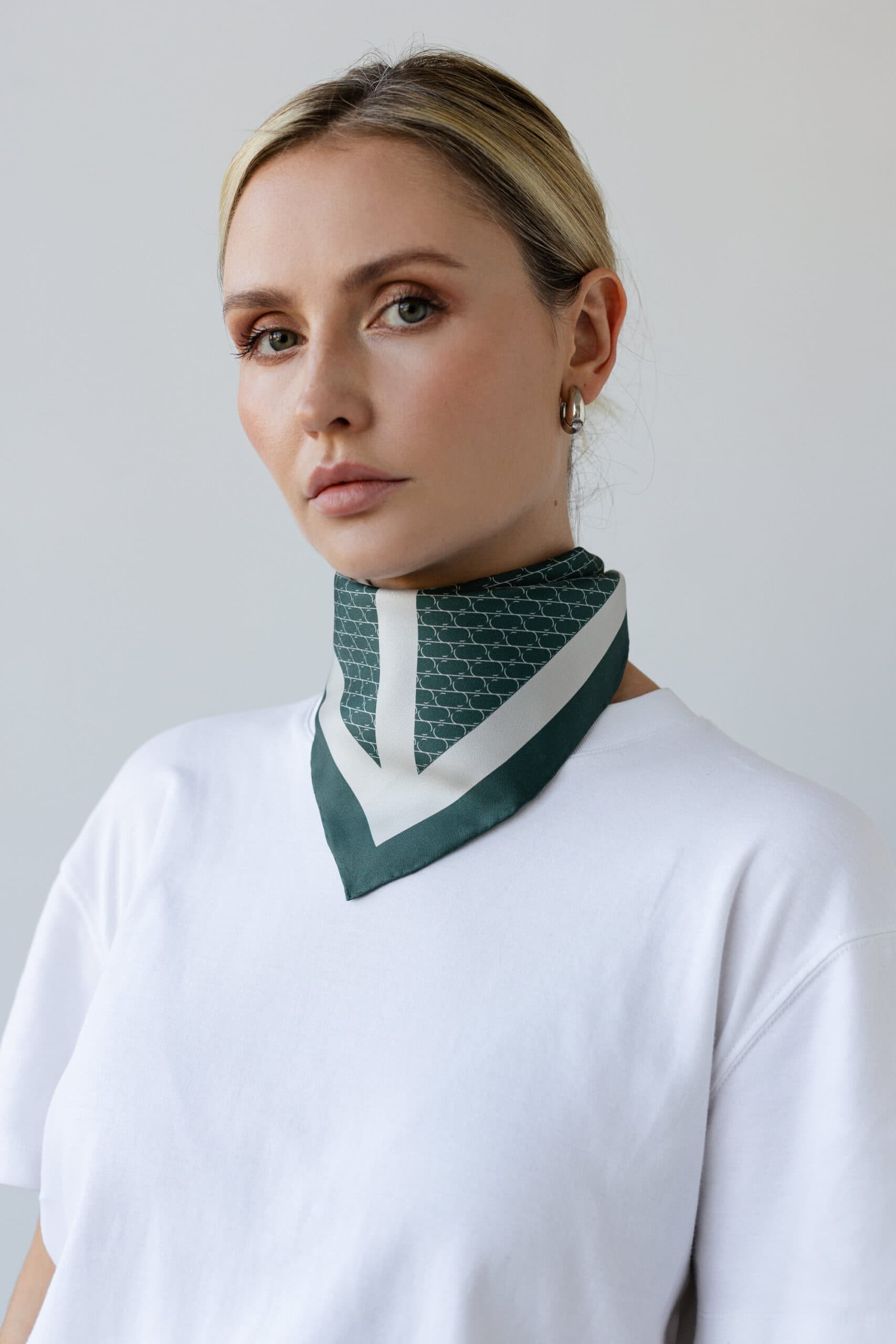 Jedwabna apaszka 53 cm | Sine Silk GREEN - sample sale