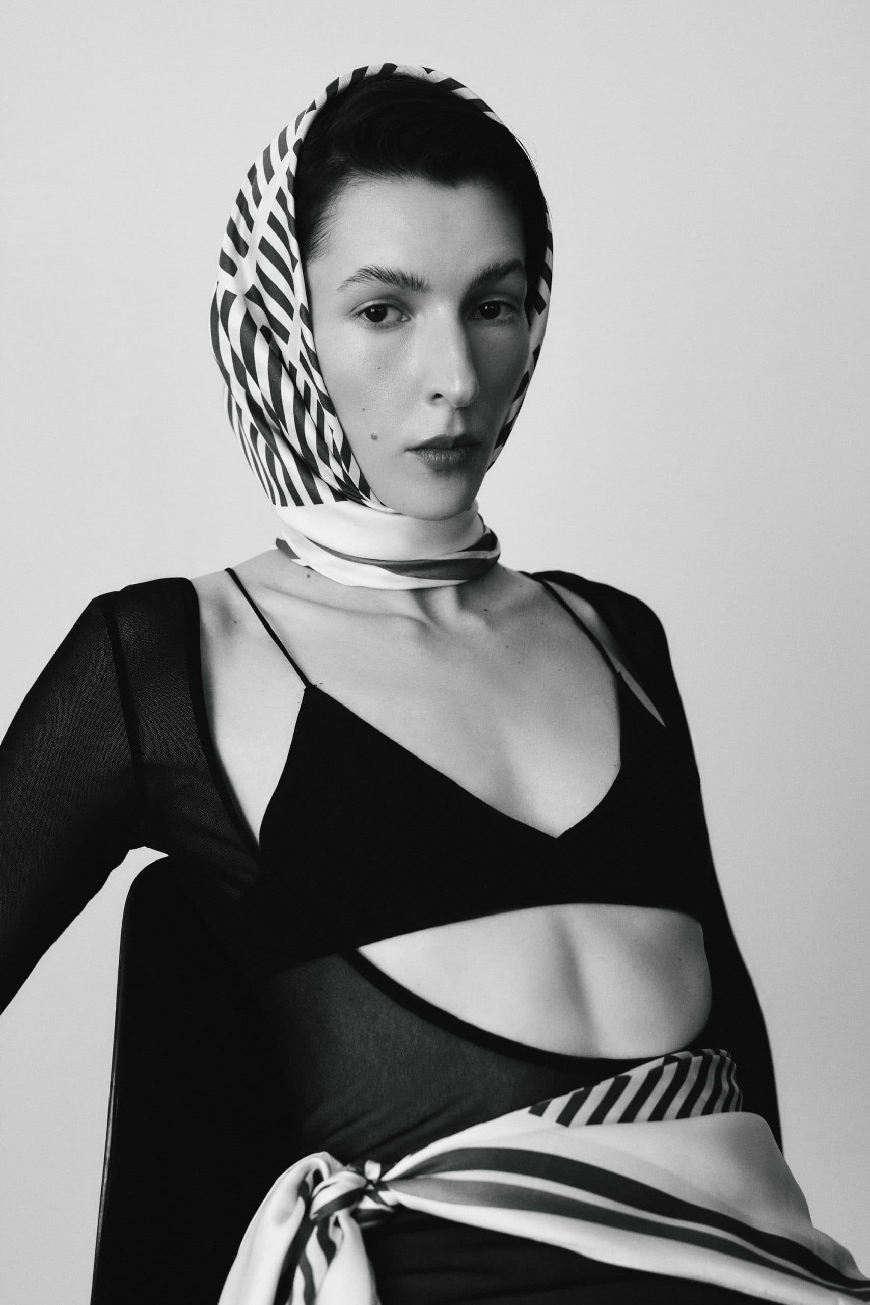 Jedwabna apaszka dwustronna 90 cm | Geometria 001