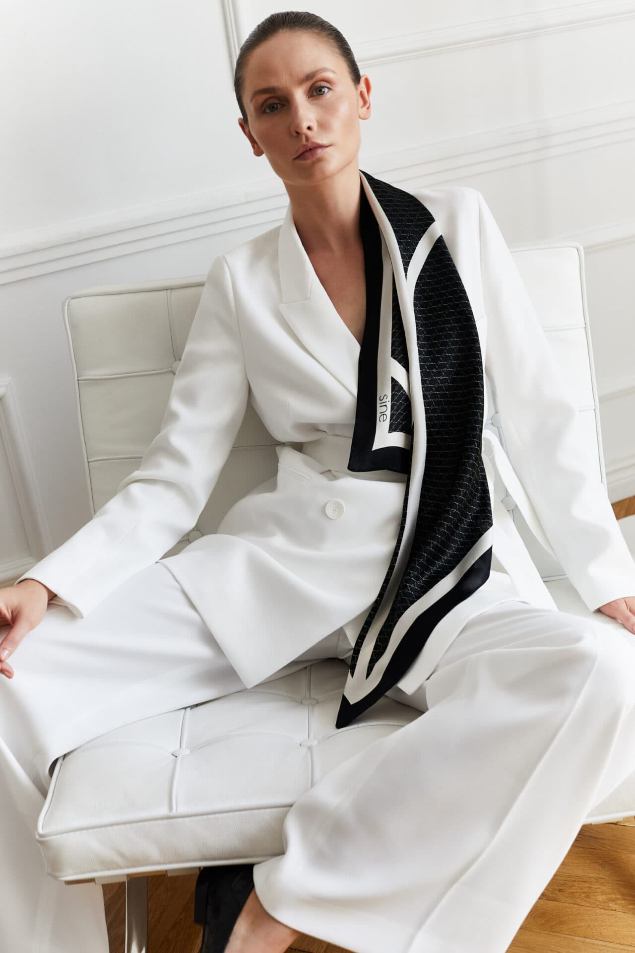 Jedwabna apaszka 65 cm | Sine Silk CLASSIC BLACK