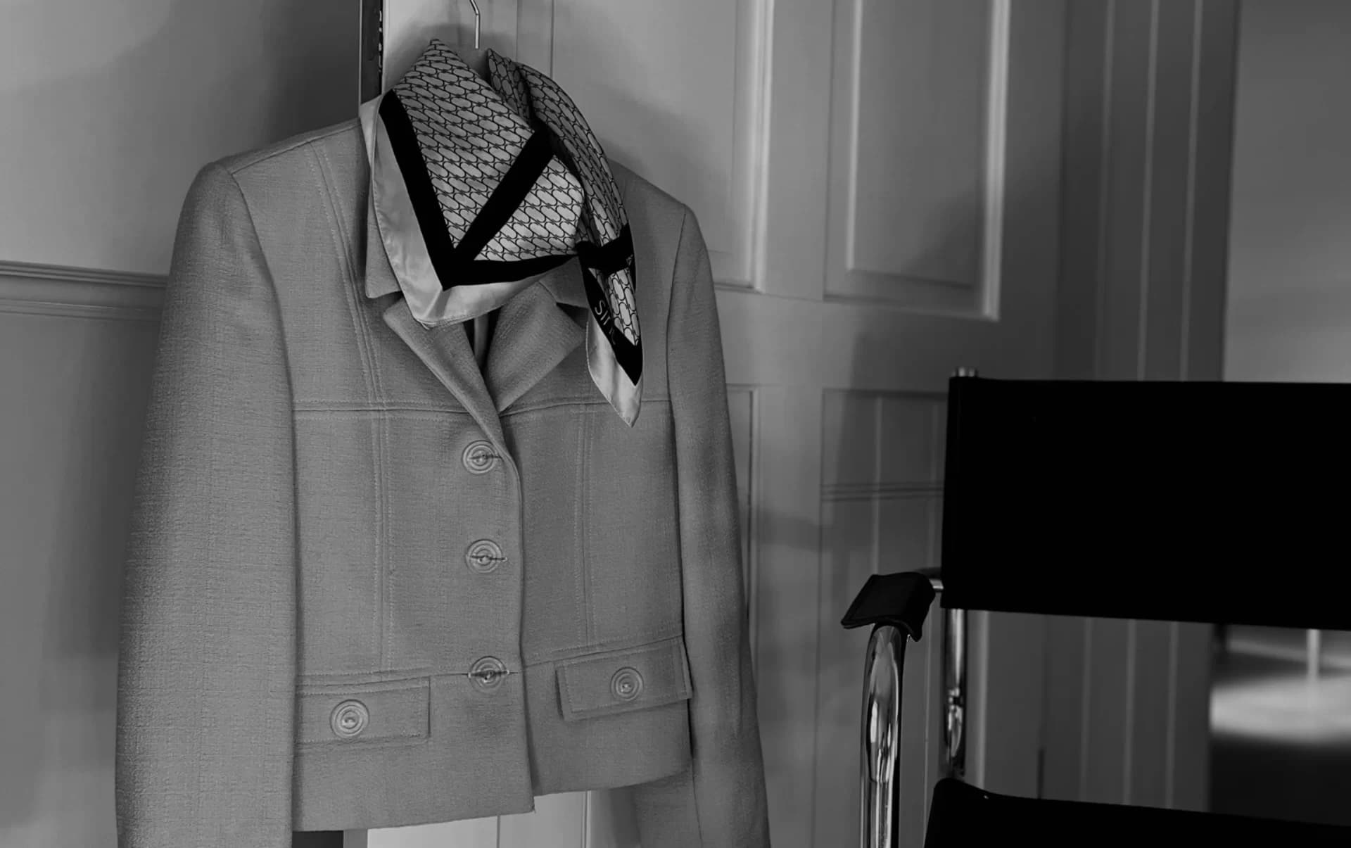 Ikony stylu w jedwabnych apaszkach